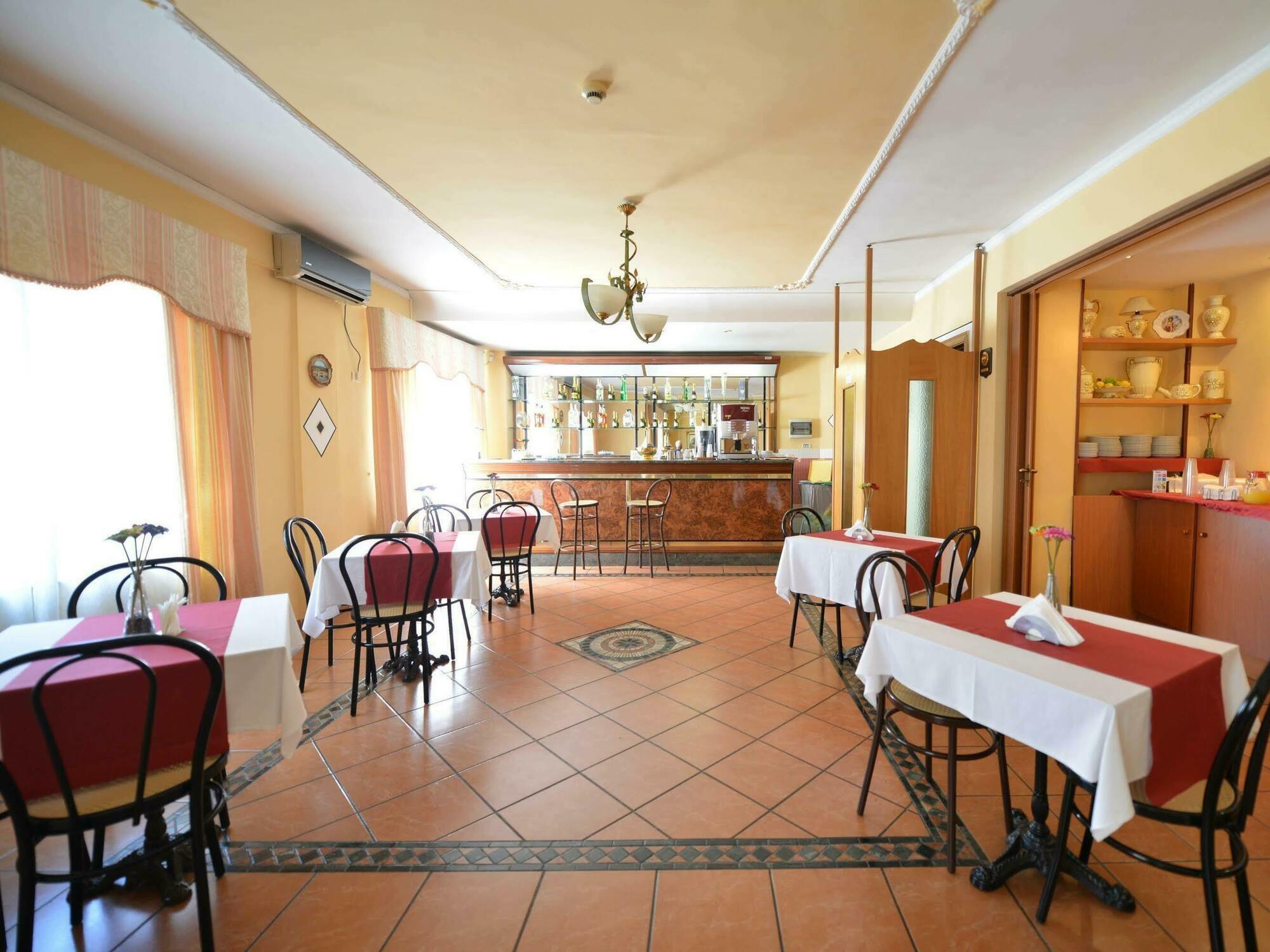 Hotel Martini 3*